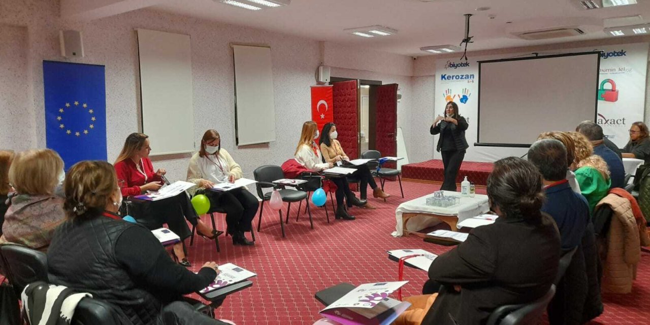 HATAY 'KENTSEL HAKLAR VE HİZMETLER ALANINDA TOPLUMSAL CİNSİYET EŞİTLİĞİ' EĞİTİMLERİNE EV SAHİPLİĞİ YAPTI