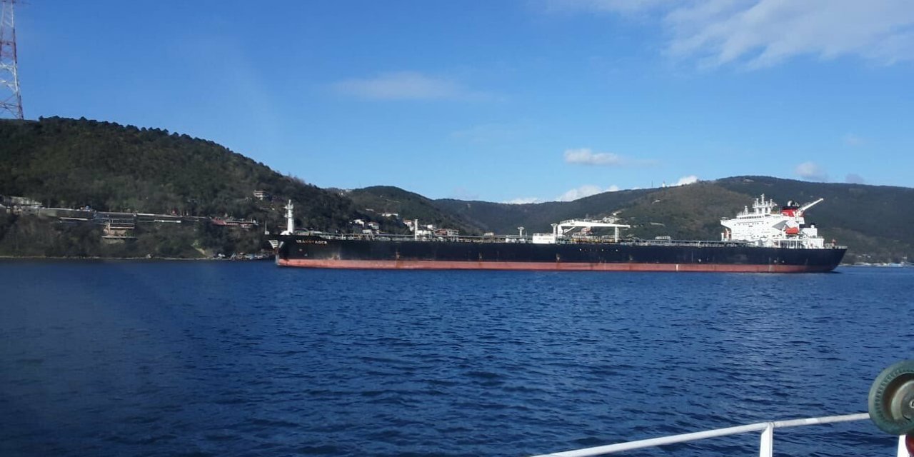 İSTANBUL BOĞAZI ÇİFT YÖNLÜ OLARAK GEMİ TRAFİĞİNE KAPATILDI