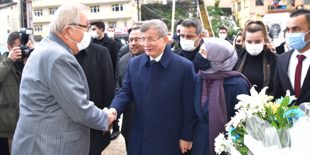 GELECEK PARTİSİ GENEL BAŞKANI DAVUTOĞLU, KDZ.EREĞLİ BELEDİYE BAŞKANI POSBIYIK’I ZİYARET ETTİ