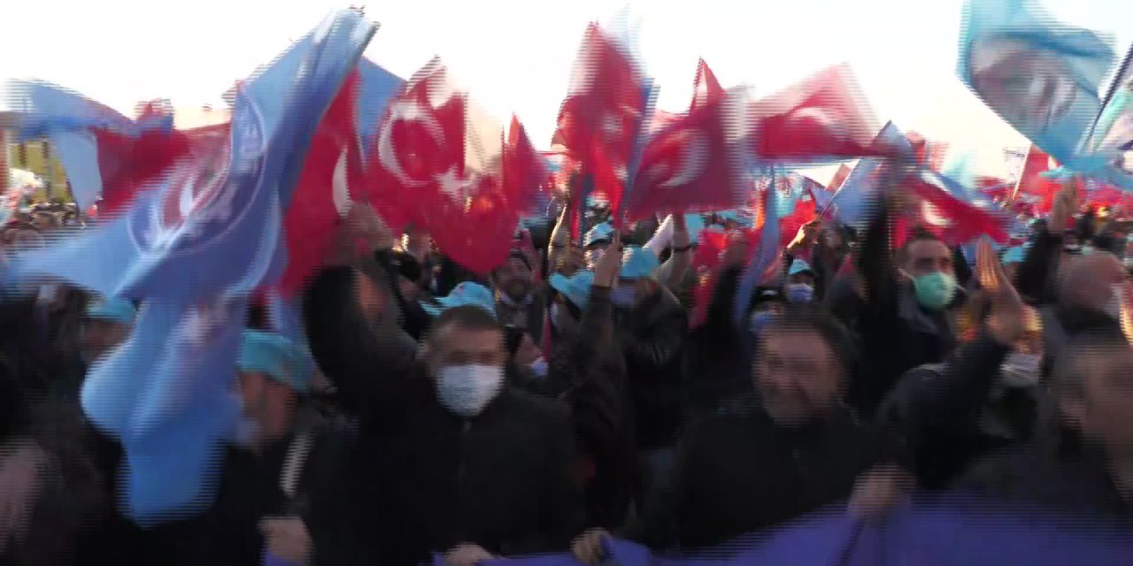 TÜRK METAL İŞÇİLERİNDEN İZMİR MİTİNGİ: "MESAİLERİ KALDIRDIK, ONURUMUZU ÇİĞNETMEYİZ"