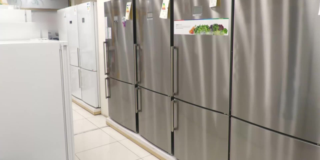 BEYAZ EŞYAYA 2,5 AYDA YÜZDE 45 ZAM GELDİ: "EVLENECEK ÇİFTLER FİYATI DUYUNCA GERİ ÇIKIYOR"