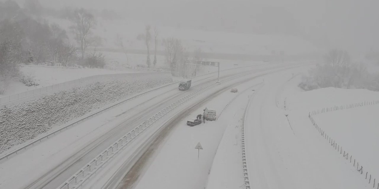 SİNOP-SAMSUN KARAYOLUNDA BUZLANMA