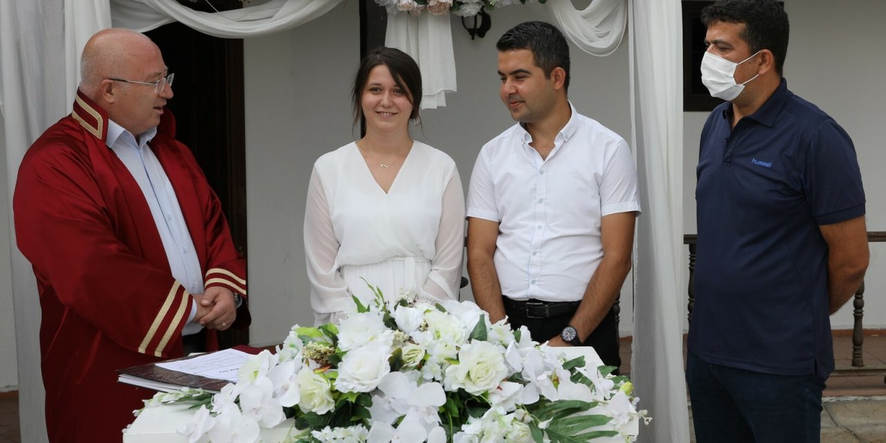 MENTEŞE’DE 2021 YILINDA 695 ÇİFTİN NİKÂHI KIYILDI