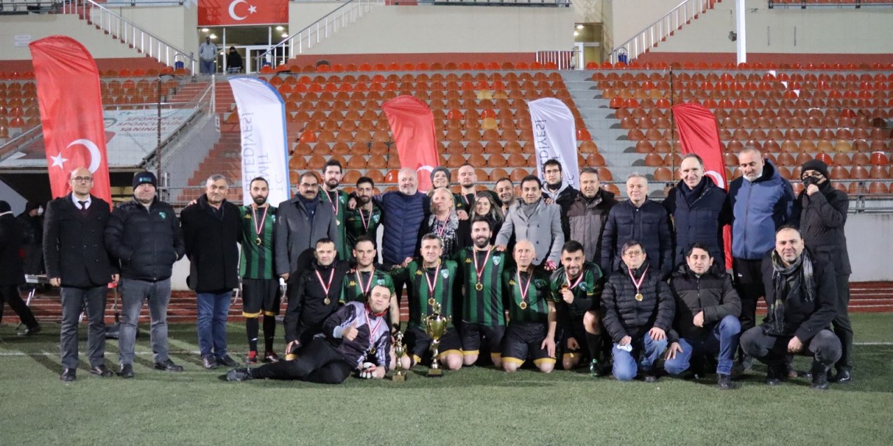 İZMİT BELEDİYESİNİN YENİ ŞAMPİYONU MALİ HİZMETLER MÜDÜRLÜĞÜ OLDU