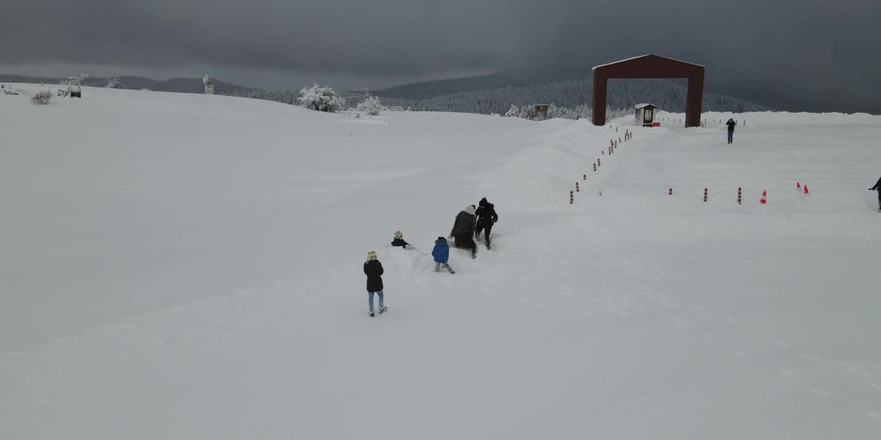 KARABÜK'TEKİ KELTEPE KAYAK MERKEZİ’NDE KAR KALINLIĞI 1 METREYE ULAŞTI