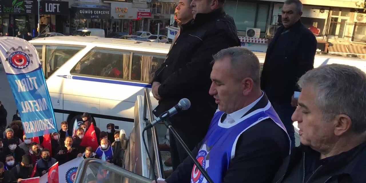 TÜRK METAL'DEN MANİSA MİTİNGİ: "ZOR ZAMANLARDA İŞÇİLERİMİZİN SIRTINI SIVAZLAYANLAR ŞİMDİ İŞÇİLERİMİZİ MASADA TANIMAZDAN GELMEYE BAŞLADI"