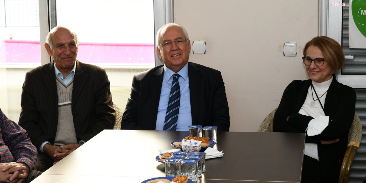 BAŞKAN SELVİTOPU KARABAĞLAR KENT KONSEYİ'Nİ ZİYARET ETTİ