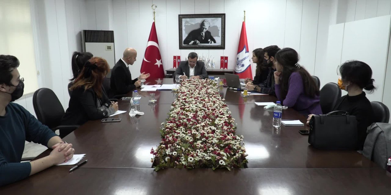 KONAK BELEDİYE BAŞKANI BATUR’DAN GENÇLERE DESTEK