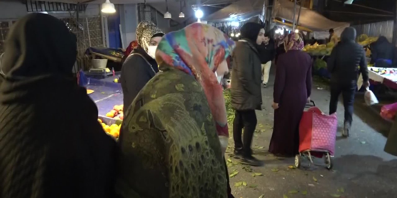 DÖVİZDEKİ DÜŞÜŞ AKŞAM PAZARINA YANSIMADI: "İNSANLARI KANDIRMANIN BİR ANLAMI YOK, AÇLIKTAN ÖLÜYORUZ, HAKKIMIZI DA HELAL ETMİYORUZ"