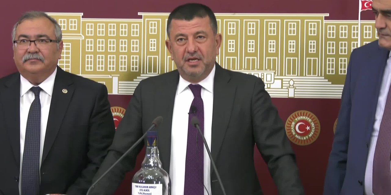 CHP, SAHTE İÇKİ ÖLÜMLERİNİ YENİDEN GÜNDEME TAŞIDI: "İKİ HAFTADA 65 ÖLÜM! BÜTÇEYİ ALKOLE ENDEKSLEYEN AKP ÖLDÜRÜYOR"