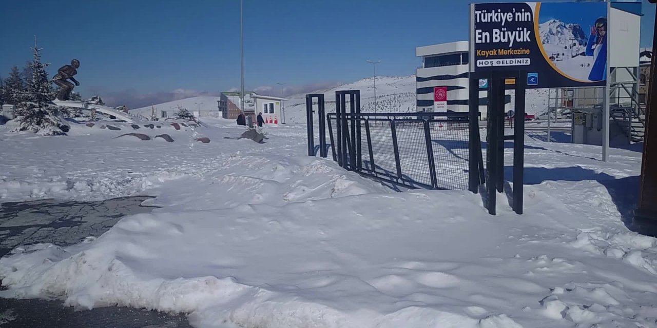 ERCİYES'TE KAYAK SEZONU ERKEN AÇILDI