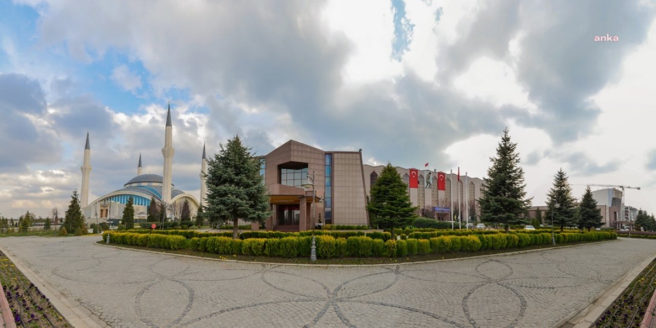 DİYANET: BİTMEZ TÜKENMEZ EMELLERİN PEŞİNDE KOŞARKEN, ÖLÜMÜ AKLIMIZIN UCUNDAN DAHİ GEÇİRMİYORUZ