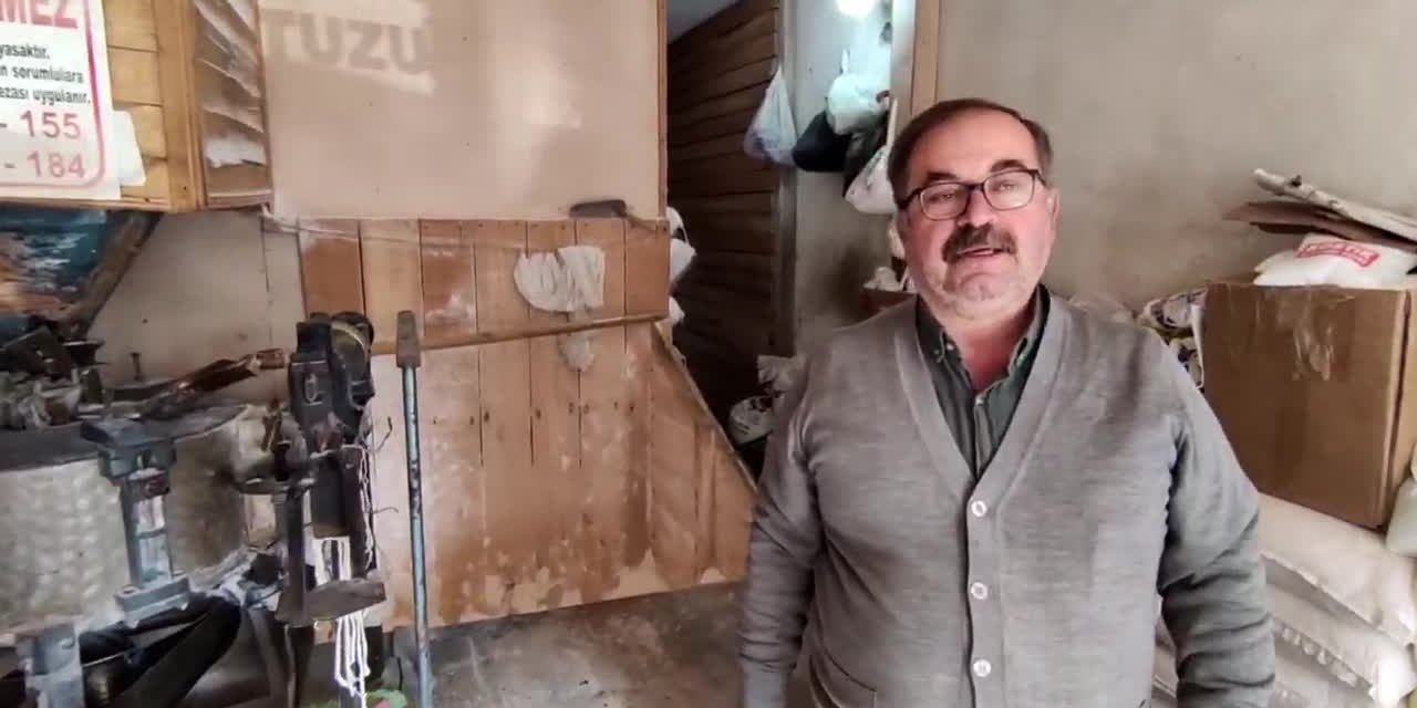 DEDE MESLEĞİ TUZCULUĞU 68 YILLIK DEĞİRMENLE SÜRDÜRÜYOR