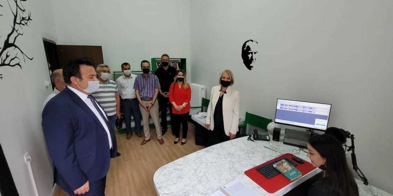 LİSELİ GENÇLER GÖRME ENGELLİLERE SES OLACAK