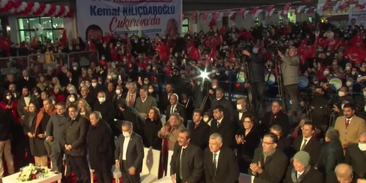KILIÇDAROĞLU, ADANA’DA GENÇLERE SESLENDİ: "DÜNYA SİYASET TARİHİNE BAŞARIYI ALTIN HARFLERLE YAZACAKSINIZ"