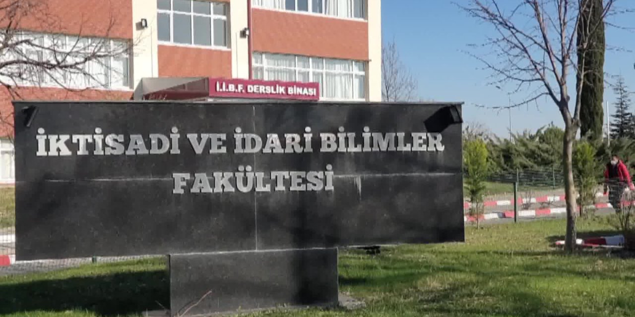 TRAKYA ÜNİVERSİTESİ’NDEN PROF. AYTAÇ, KUR DALGALANMALARINI YORUMLADI: "BÖYLE ANİ İNİŞ VE ÇIKIŞLARI ÇOK FAZLA İYİMSER KARŞILAMIYORUZ"