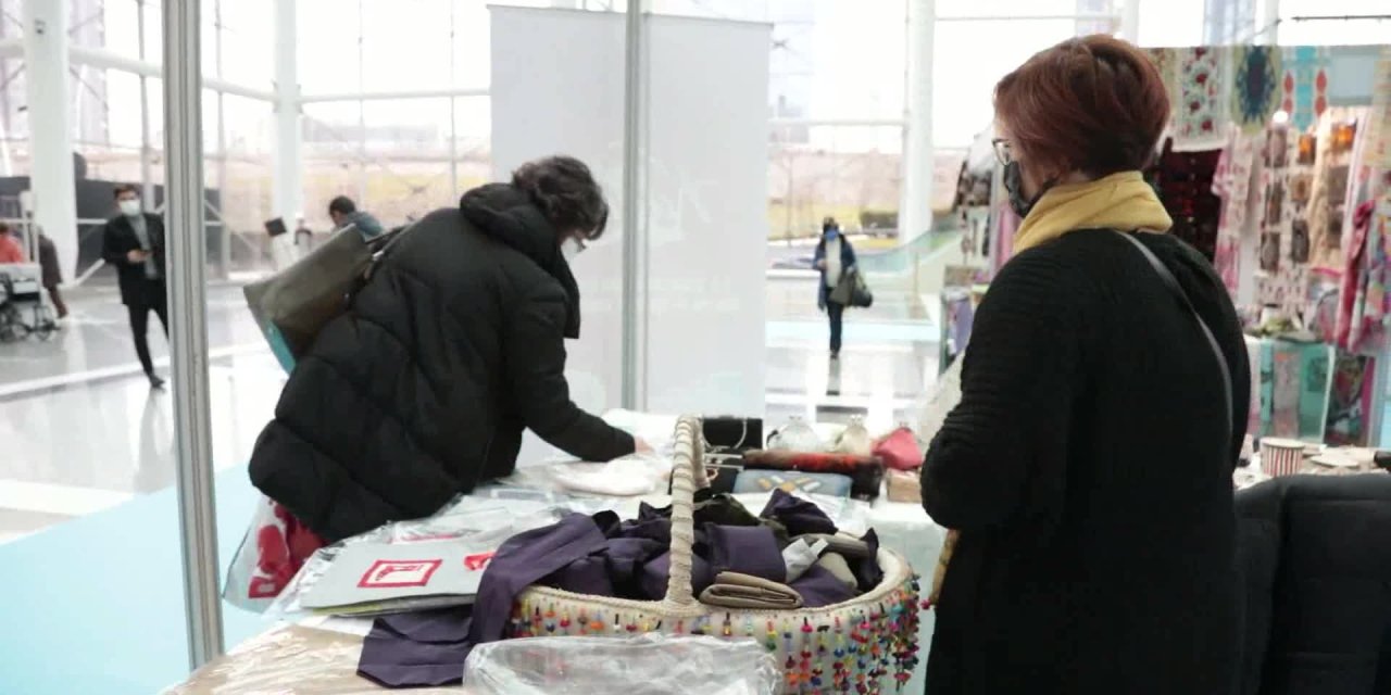 BAŞKENT'TE BELMEK ÖĞRETİCİLERİ VE KURSİYERLERİNDEN YILBAŞI FUARI’NDA