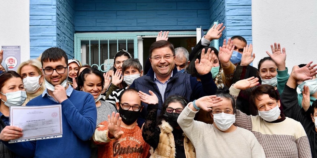 MALTEPE'DE ÜRETEN ENGELLİLER YILBAŞINI ERKEN KARŞILADI