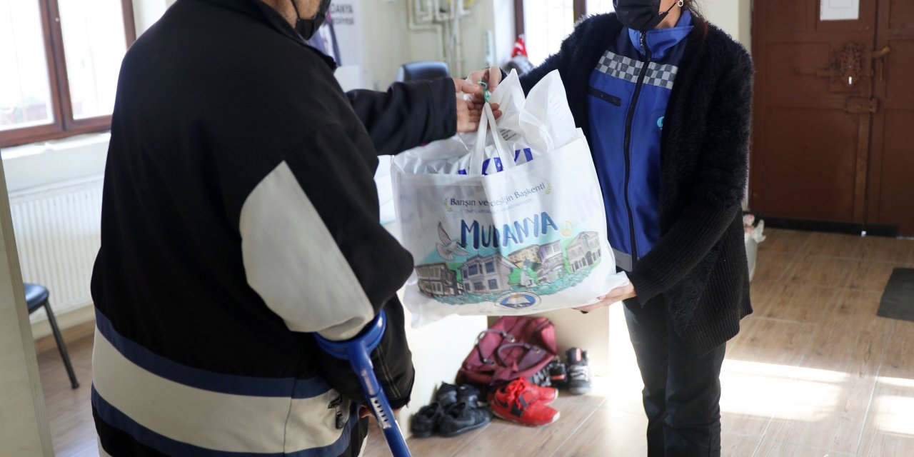 MUDANYA BELEDİYESİ KARA KIŞTA DA ENGELLİ VATANDAŞLARIN YANINDA