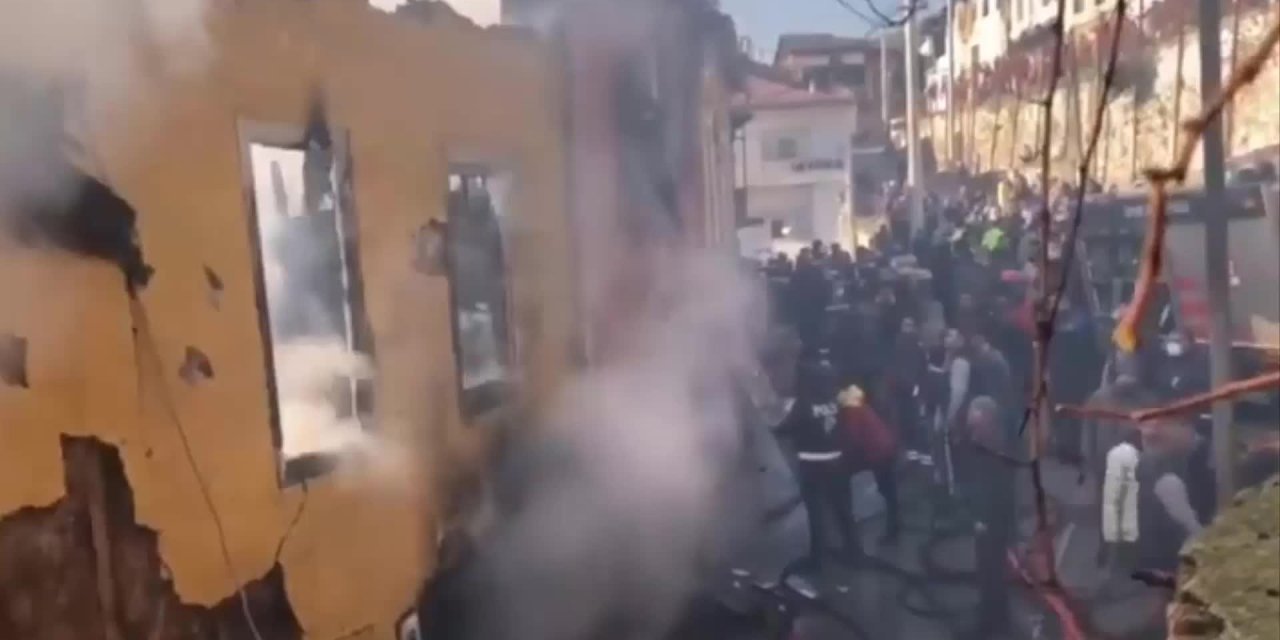 İZMİR'DE YANGIN FACİASI: 3 ÇOCUK HAYATINI KAYBETTİ