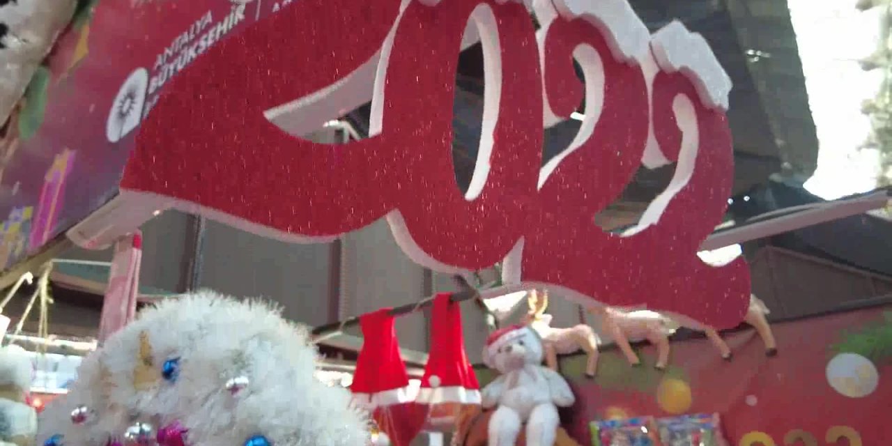 ANTALYA BÜYÜKŞEHİR'İN "HEP BİRLİKTE YENİ YILA" ETKİNLİĞİ BAŞLADI