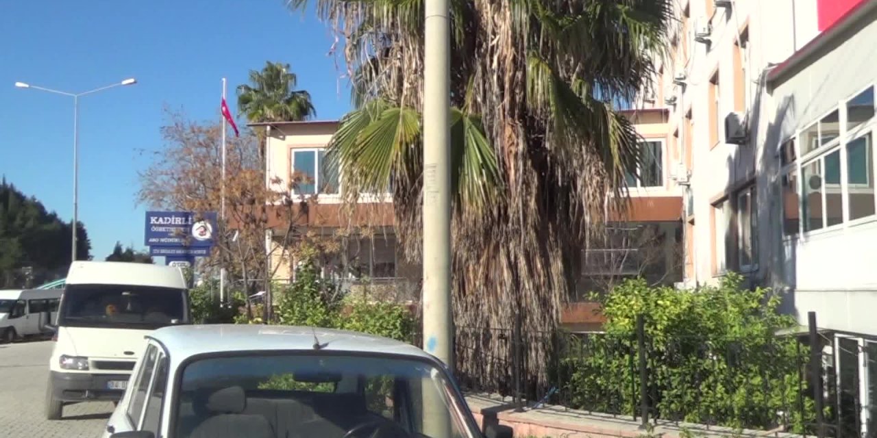 OSMANİYE’DE ÖĞRETMENEVİNDE İŞTEN ÇIKARILAN İŞÇİLER: "BORCUM DA VAR BİR SÜRÜ, KIŞIN ORTASINDA NEREYE GİDECEĞİZ?”