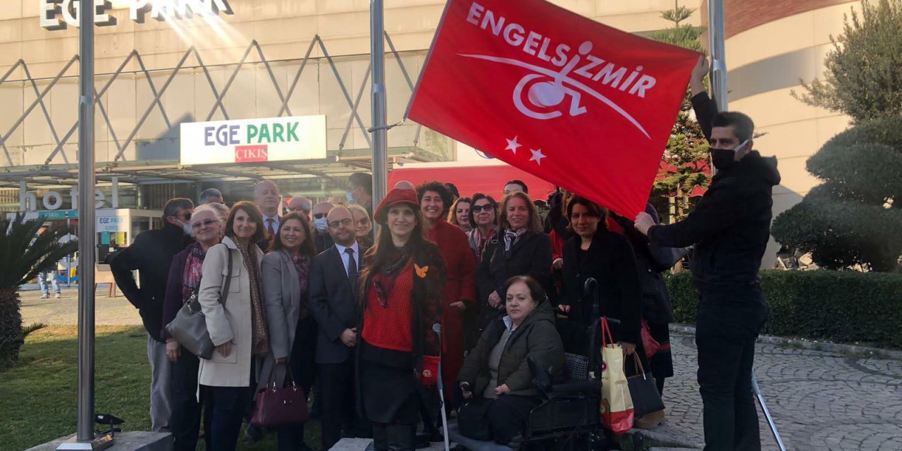 İZMİR’DE KIRMIZI BAYRAK SAYISI 81’E YÜKSELDİ