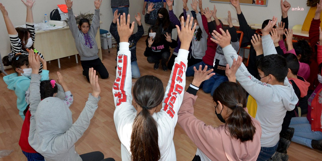 TEPEBAŞI'NDA ÇOCUKLARA MASAL CANLANDIRMA ATÖLYESİ
