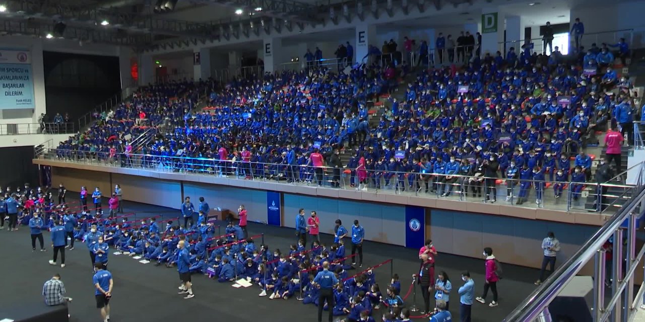 İMAMOĞLU: ÇOCUKLARIMIZIN KENDİLERİNE UYGUN BRANŞLARDA SPOR YAPMALARINA FIRSAT YARATMAK İSTİYORUZ