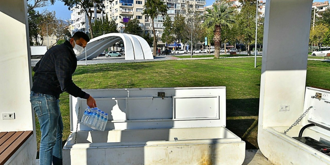 İZMİR'DEKİ PARKLAR 'DEPREM TOPLANMA ALANI' OLUYOR