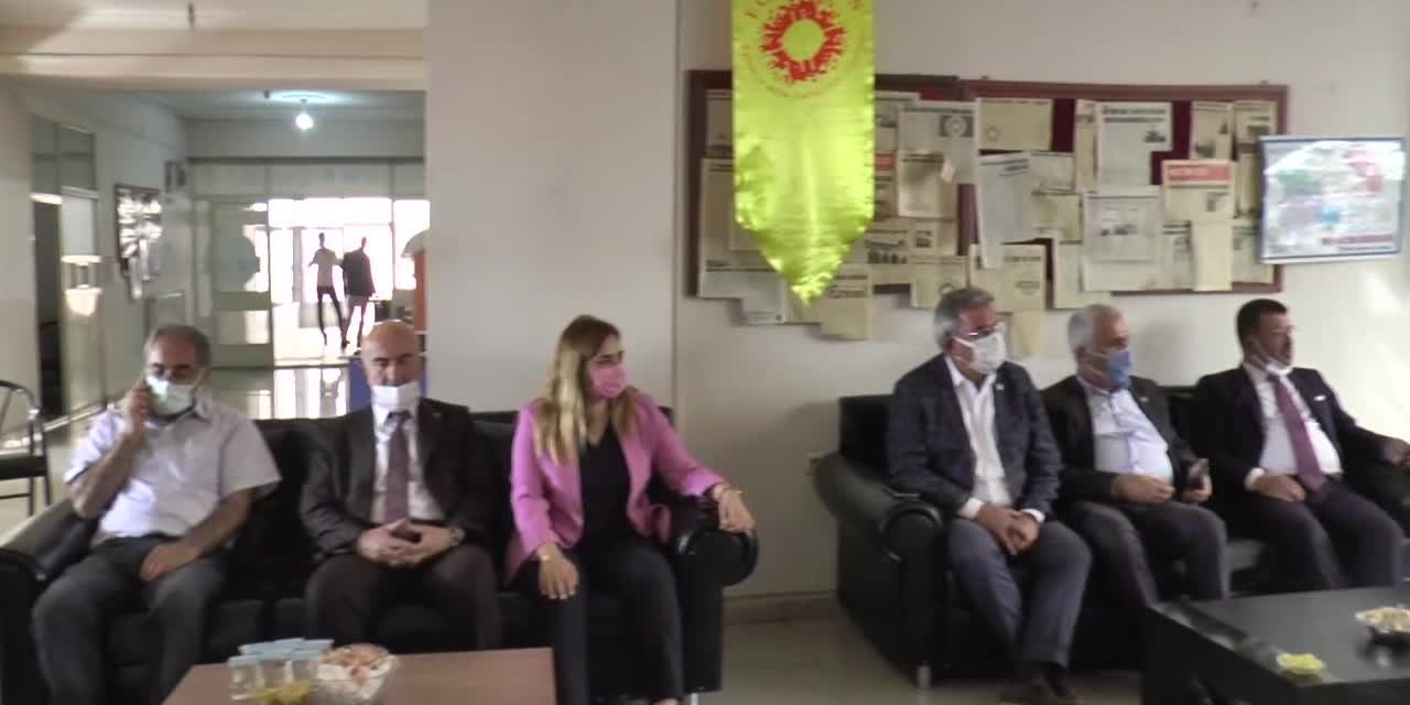 Öğrenciler Duygularını Kahvaltı Salonunun Kapısına Yansıtıyor