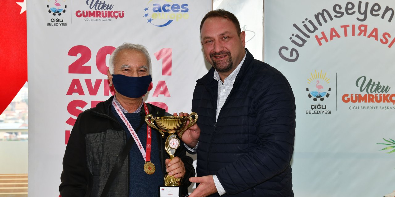 ÇİĞLİ’DE SATRANÇ İL BİRİNCİLİĞİ TURNUVASI SONA ERDİ