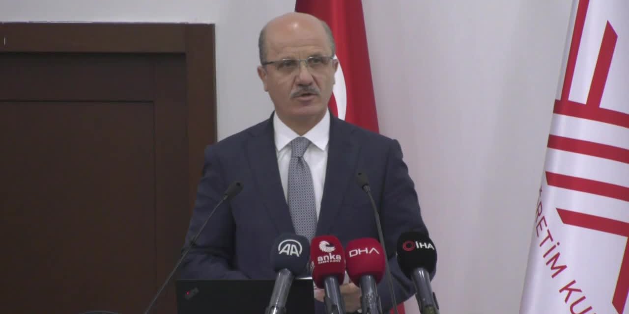 YÖK BAŞKANI ÖZVAR: "ÜNİVERSİTE HASTANELERİNDE MALİ HUSUSLAR EN ÖNEMLİ MESELELERİN BAŞINDA GELMEKTEDİR"