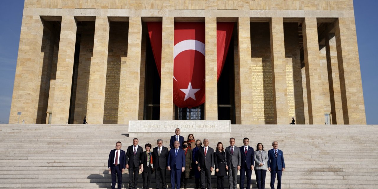 CHP’Lİ BELEDİYE BAŞKANLARI ANITKABİR’DE