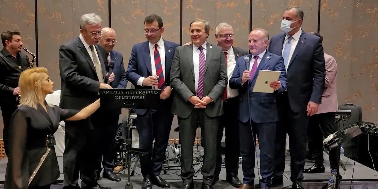 MANSUR YAVAŞ: UYAN UYAN GAZİ KEMAL, GÜZEL GÜNLER YAKINDA