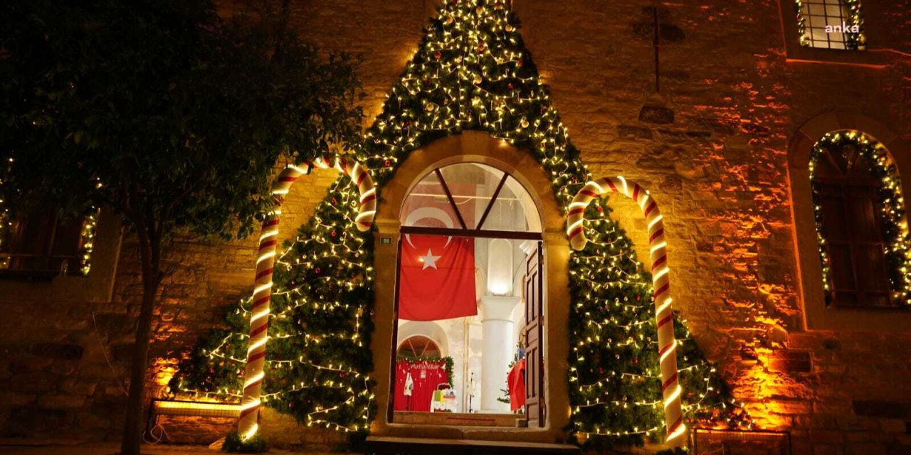 ÇEŞME YENİ YILDA IŞIL IŞIL