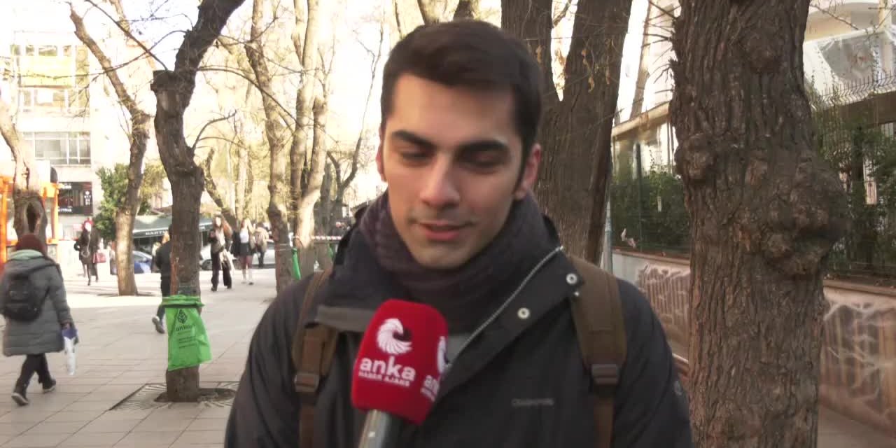 ÜNİVERSİTE ÖĞRENCİLERİ 200 LİRALIK KREDİ ZAMMINI YETERSİZ BULDU: "HAYATTA KALMAK DEĞİL, YAŞAMAK İSTİYORUZ"