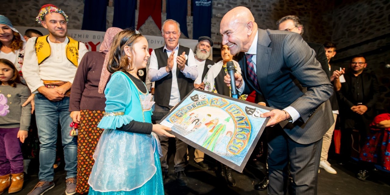 TUNÇ SOYER: TÜRKİYE'NİN KÖY TİYATROLARINI İZMİR'DE BULUŞTURMAK İSTİYORUZ