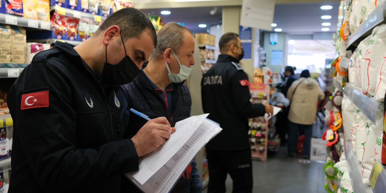 MALTEPE'DEKİ MARKETLERDE YILBAŞI DENETİMİ YAPILDI