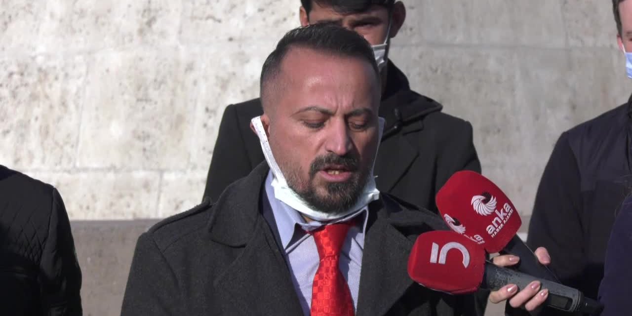 ÜCRETLİ ÖĞRETMENLER ANKARA’DA BİR ARAYA GELDİ: “1500-2000 LİRAYA ÇALIŞIYORUZ. BUNU ARTIK TÜM TÜRKİYE DUYSUN”