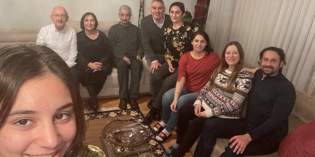 KILIÇDAROĞLU'NDAN AİLE FOTOĞRAFI: "AİLEMİZ TÜRKİYE'NİN AİLELERİNE ÇOK GÜZEL BİR YIL DİLER"