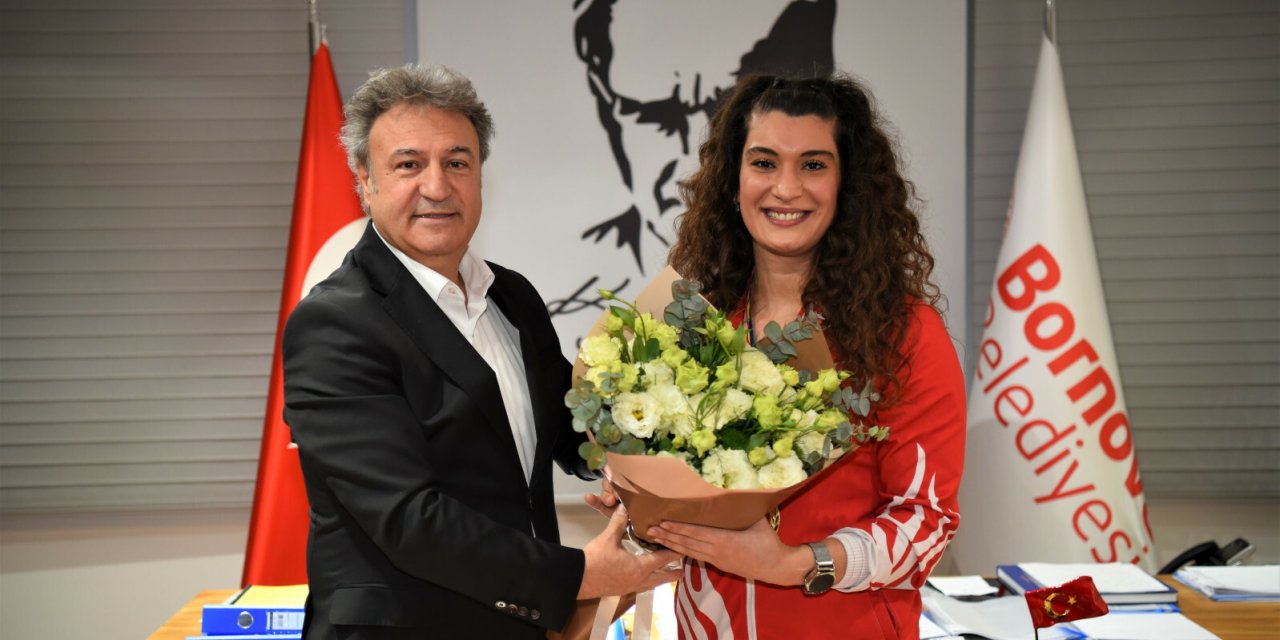 ŞAMPİYON HALTERCİDEN BORNOVA BELEDİYE BAŞKANI İDUĞ’A ZİYARET