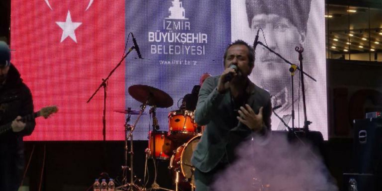 İZMİRLİLER 2022'YE MÜZİKLE GİRDİ