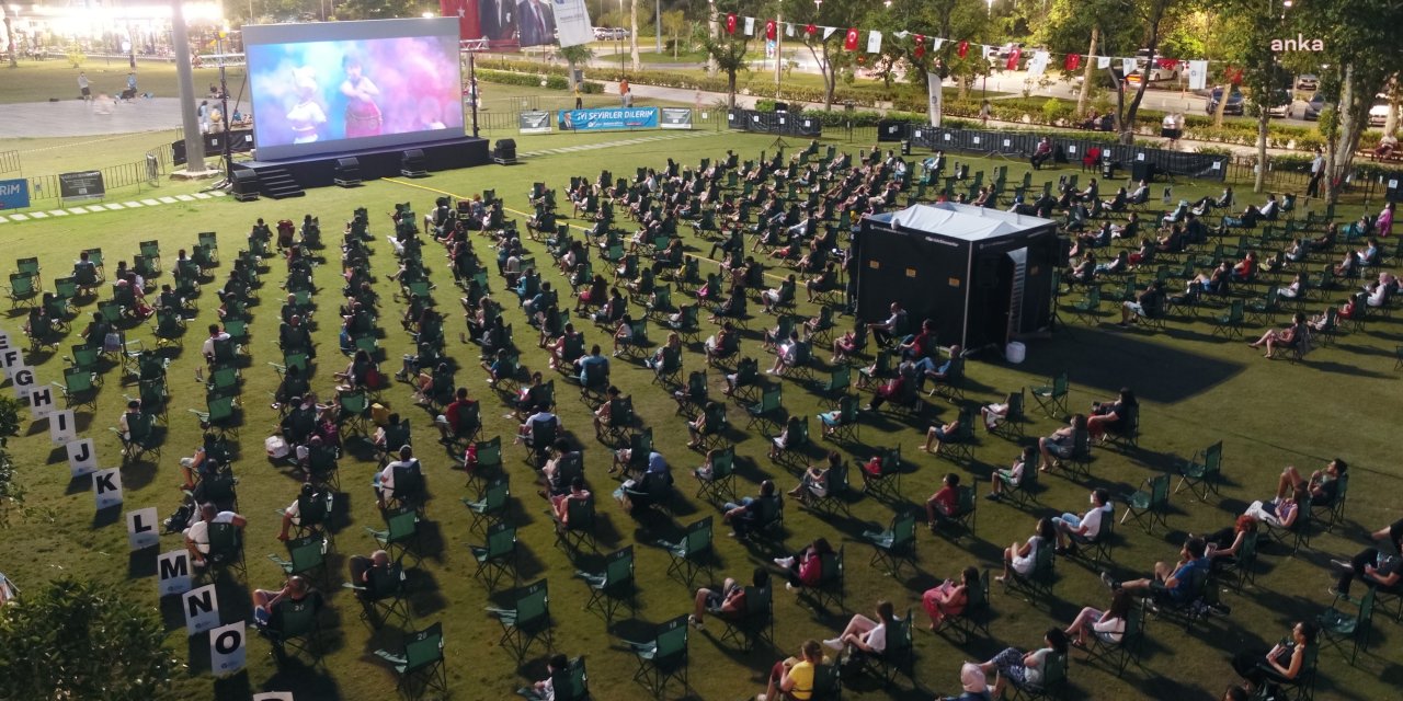 "SAHİLDE SİNEMA VAR" BU YAZ DA ANTALYALILARLA BULUŞACAK