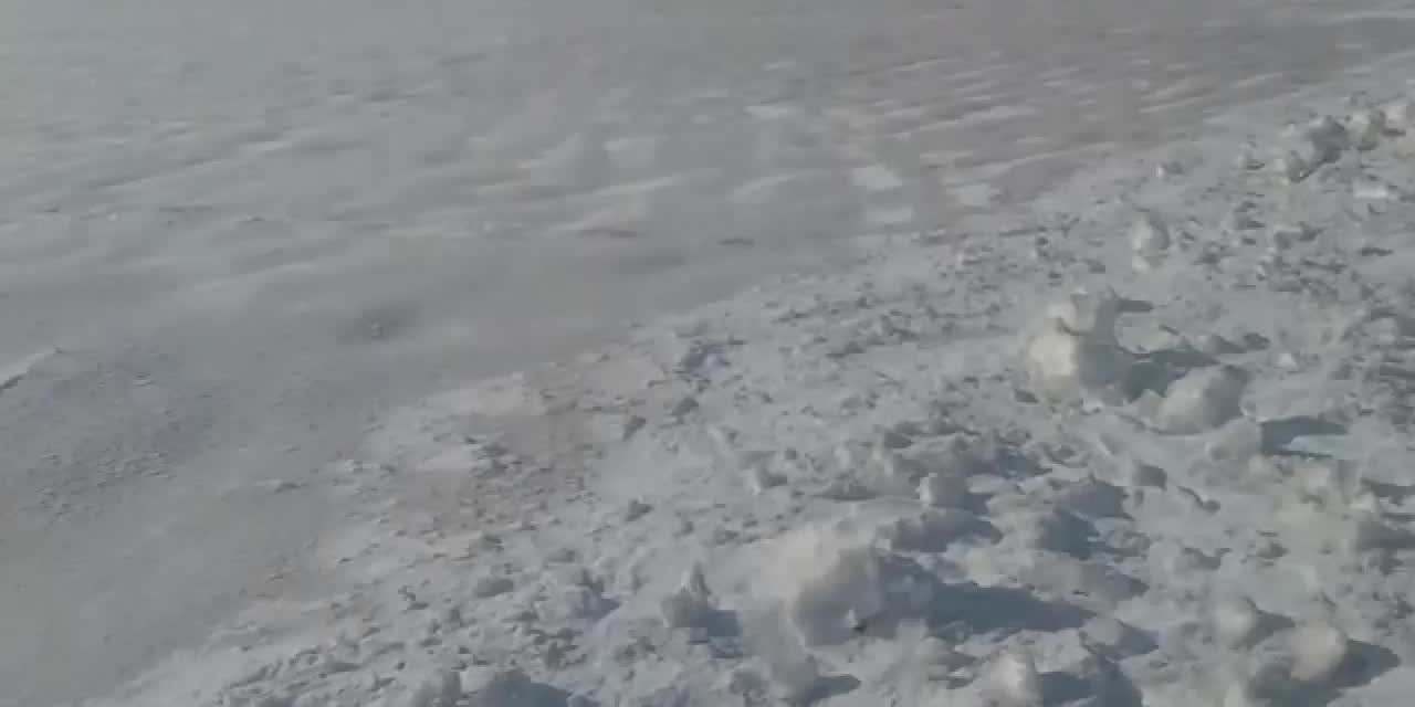 KARIN RENGİ TERMİK SANTRALİN KÜLLERİ NEDENİYLE SİYAHA DÖNDÜ