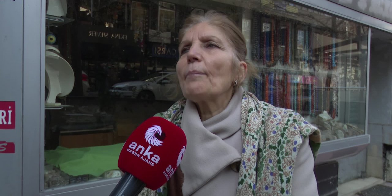 ANKARALI EMEKLİDEN “MAAŞ ARTIŞI” TEPKİSİ: “EMEKLİLER ÖLSÜN, GENÇLER SÜRÜNSÜN, BİZ KOLTUĞUMUZDA OTURALIM AMA ÜLKE NE OLURSA OLSUN”