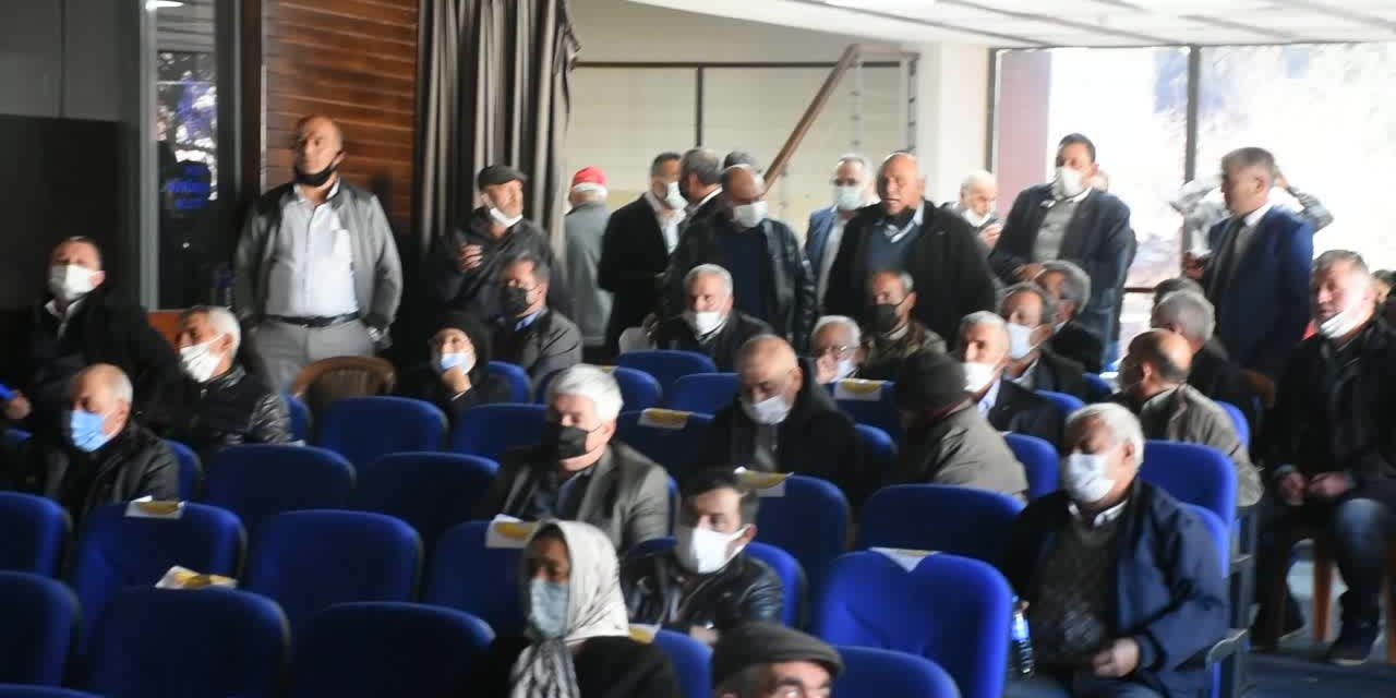 AYDINLI KAMYONCU: "ODA BAŞKANLARI ANKARA'DA ŞOFÖR ARKADAŞLARIN HAKKINI SAVUNUYOR MU? YOKSA ŞAK ŞAK YAPIP DÖNÜYOR MU"