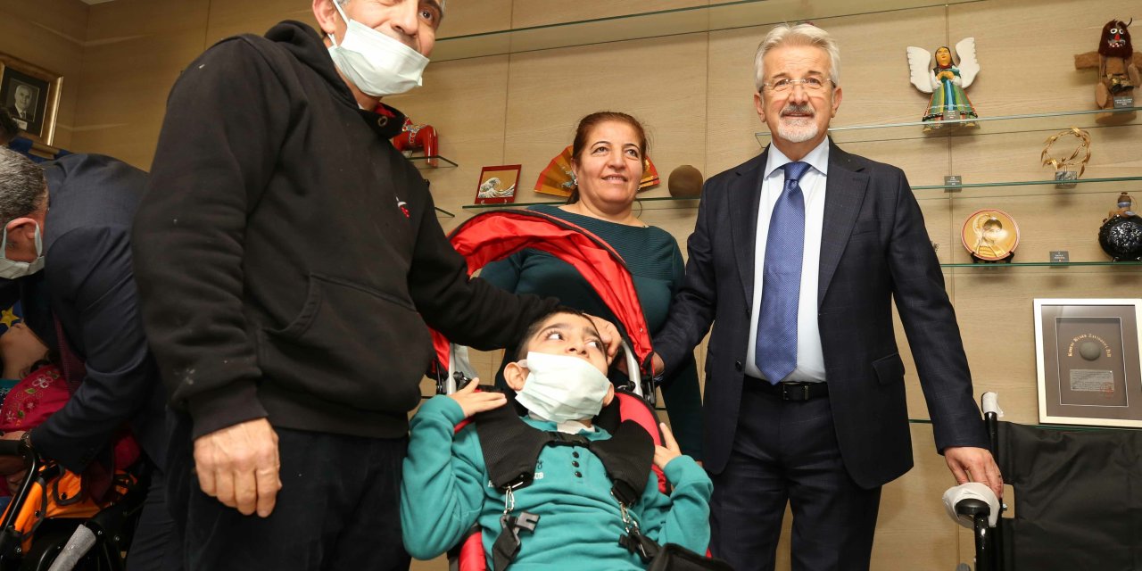 NİLÜFER'DE 7 İHTİYAÇ SAHİBİ ENGELLİ BİREY DAHA TEKERLEKLİ SANDALYESİNE KAVUŞTU