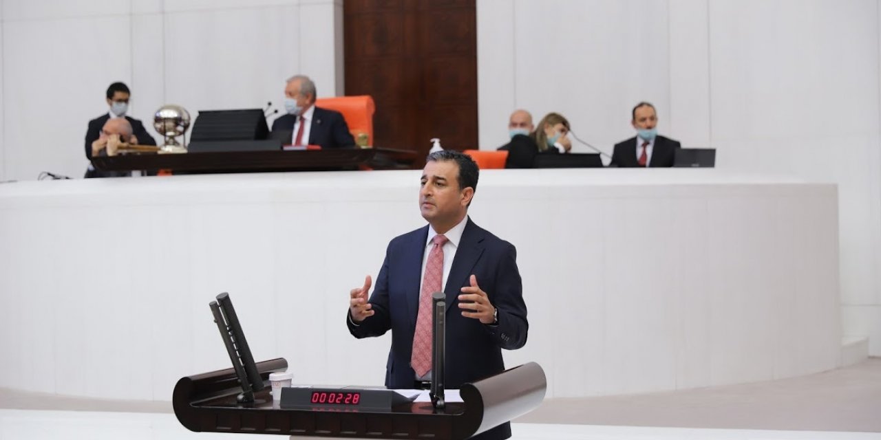 Kavun Bostanı Değil Mezarlık