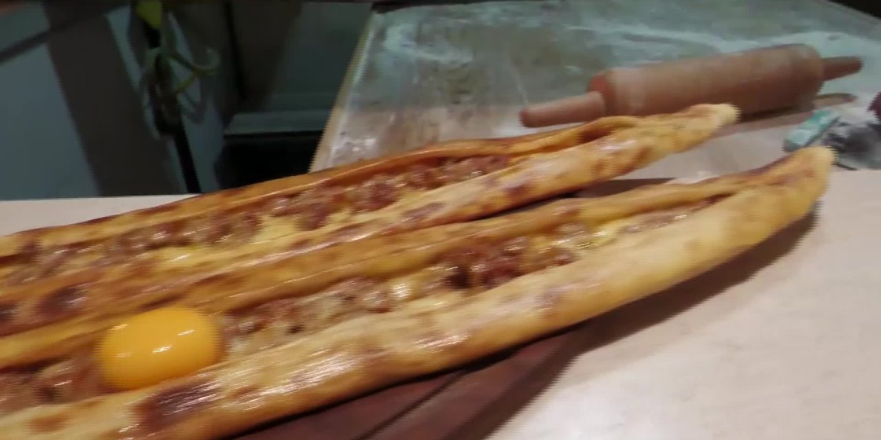 MALİYET ARTIŞINI YURTTAŞA YANSITMAKTAN UTANAN ESNAF LAHMACUNU BIRAKIP PİDECİ OLDU: 2 AYDA 4 PERSONEL ÇIKARTTI